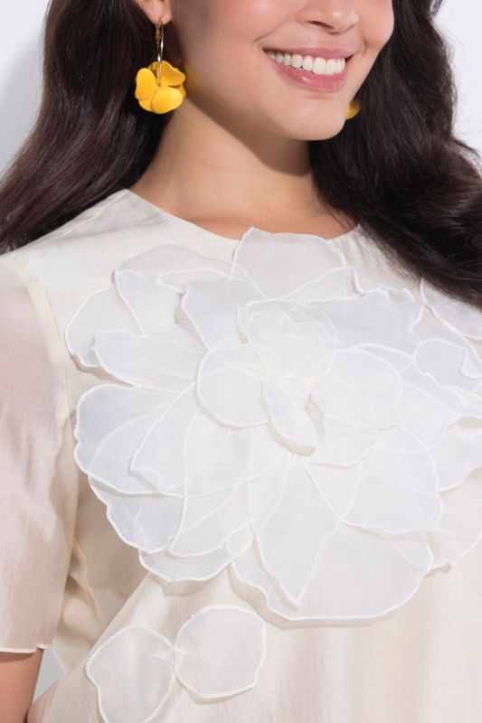 Блуза с шифон и флорален акцент