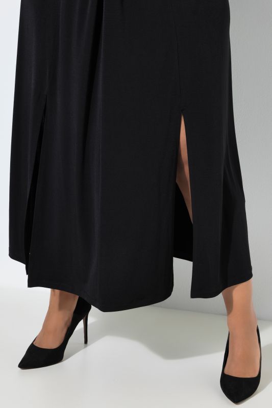 Рокля с метална катарама на талията