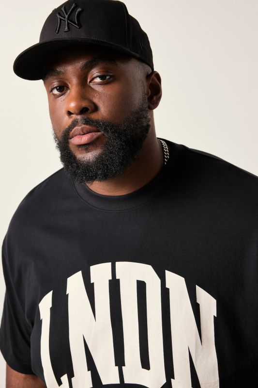 Тениска с голям надпис STHUGE