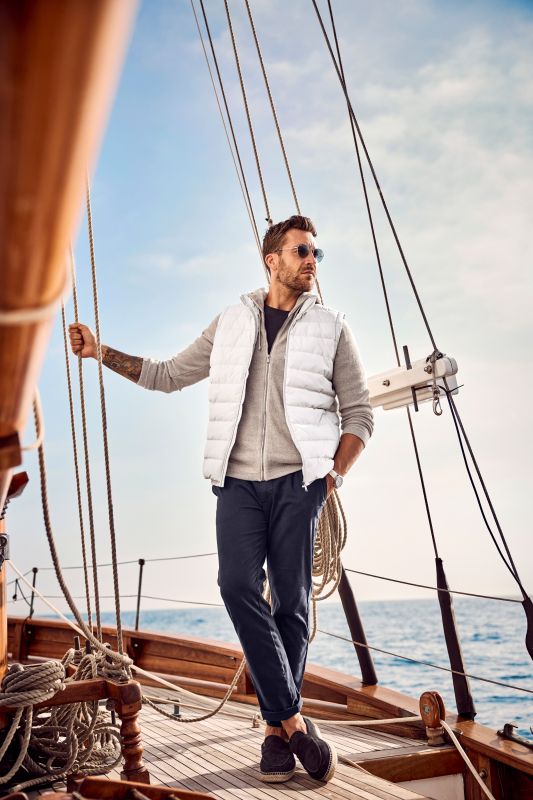 Жилетка с цип тип суитчър