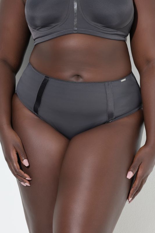 Бикини от микрофибър със сатенени акценти