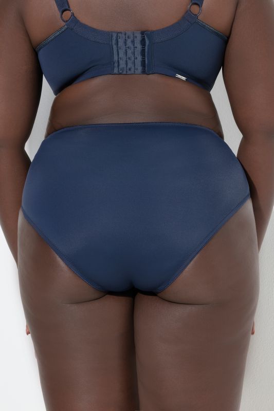 Бикини от микрофибър със сатенени акценти