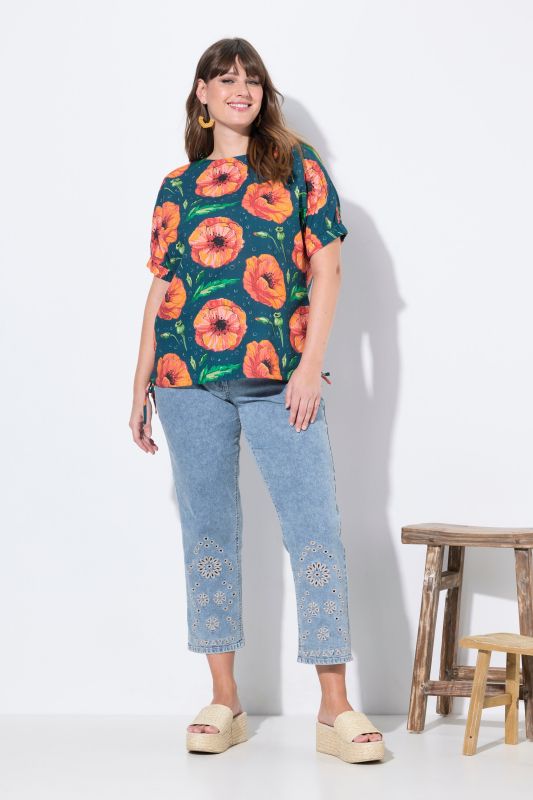 Дънки с бродерия на крачолите