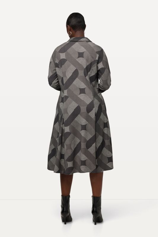 Рокля с геометричен мотив