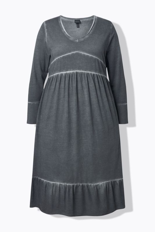 Рокля с декоративни шевове