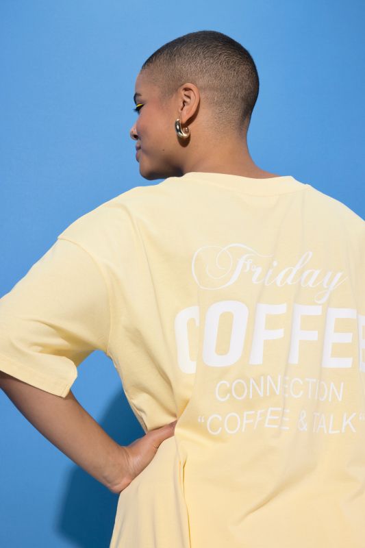 Тениска с графичен принт на кафе