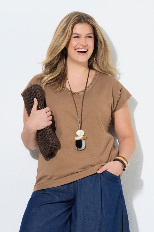 Тениска с V - образно деколте