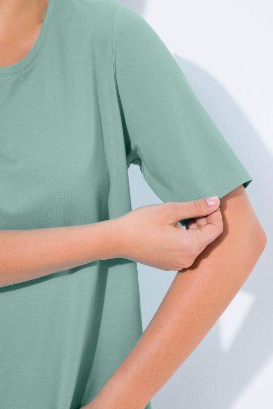 Тениска с кръгло деколте