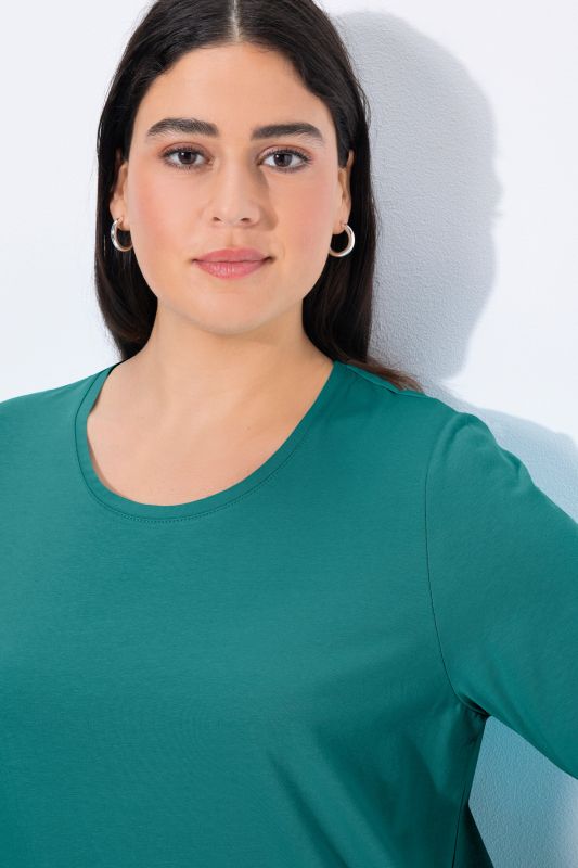 Тениска с кръгло деколте