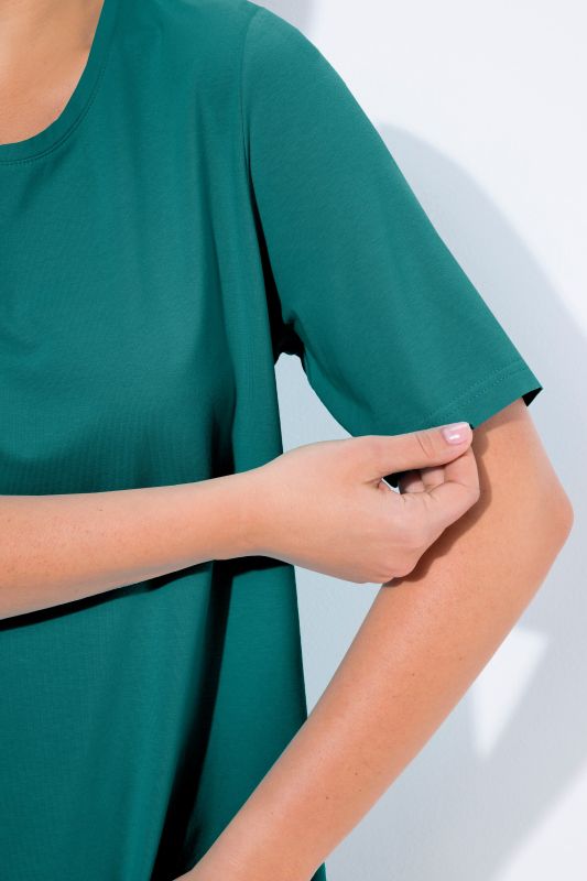 Тениска с кръгло деколте