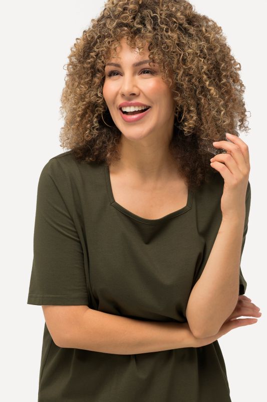 Тениска с квадратно деколте