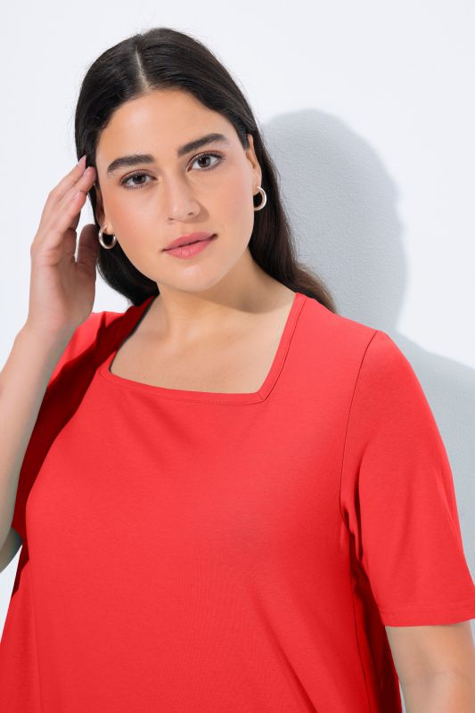 Тениска с квадратно деколте