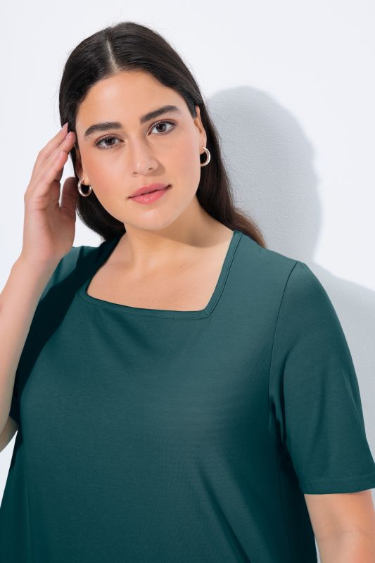 Тениска с квадратно деколте