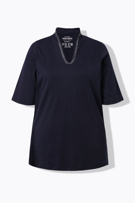 Тениска с декоративни камъчета