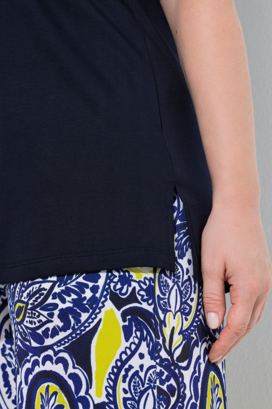 Тениска с декоративни камъчета