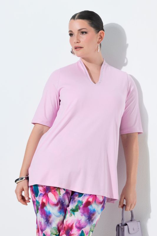 Тениска с декоративни камъчета