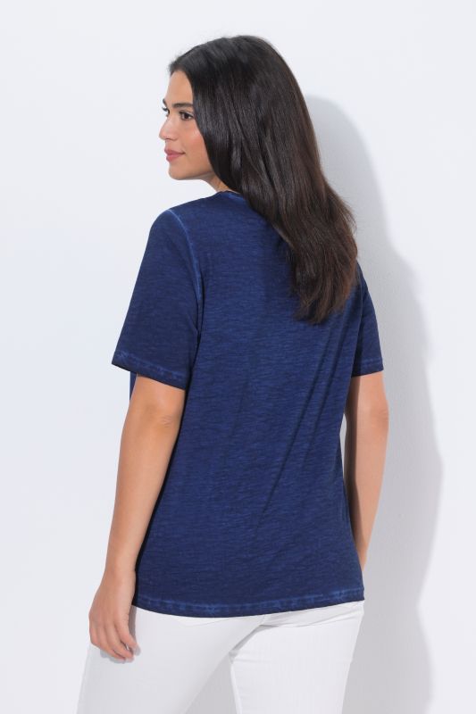 Тениска с дантелен акцент