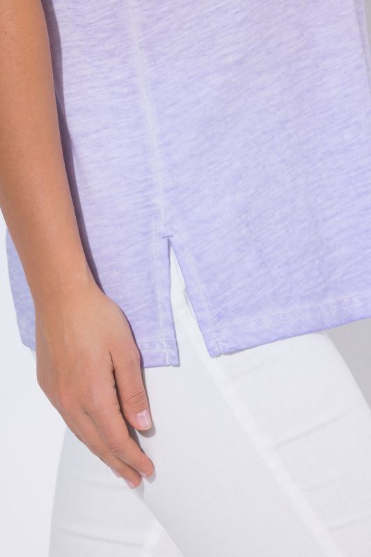 Тениска с дантелен акцент