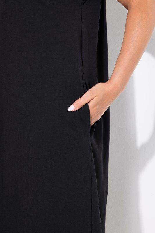 Рокля трикотажна с бляскави цветя