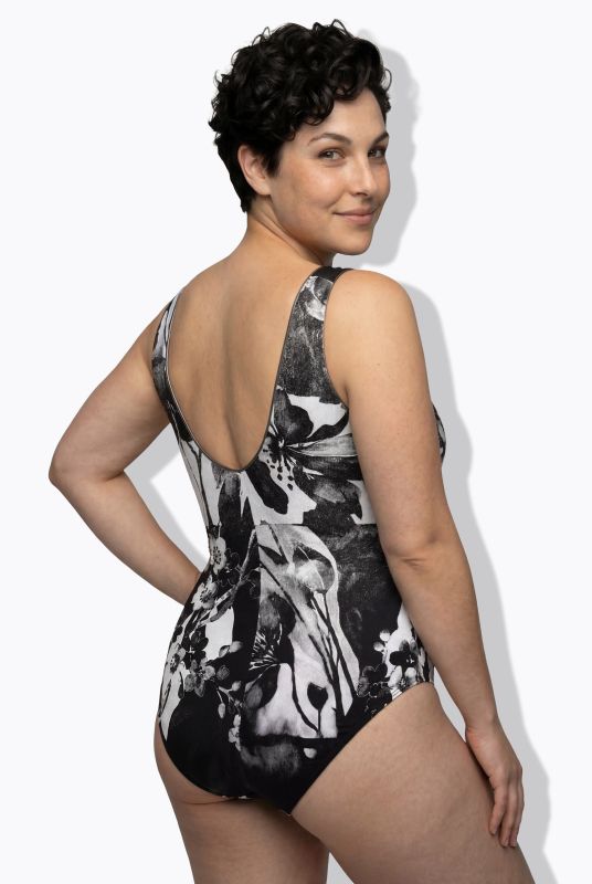 Бански с монохромен принт