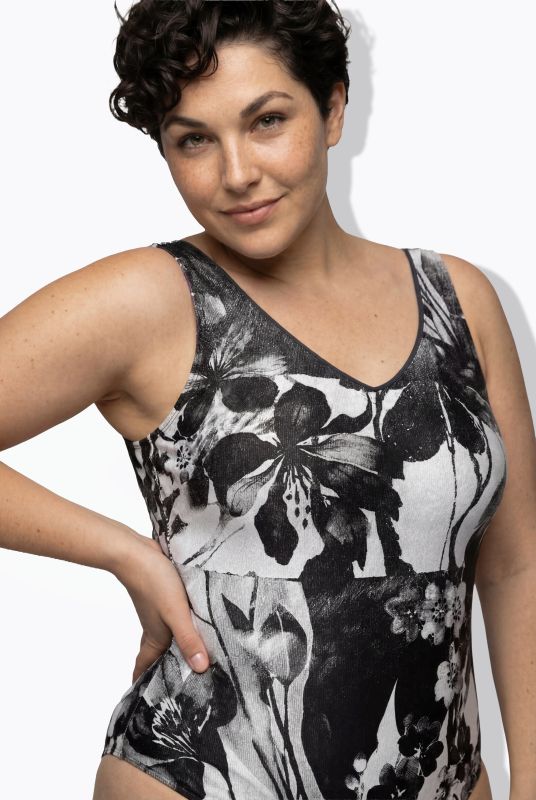 Бански с монохромен принт