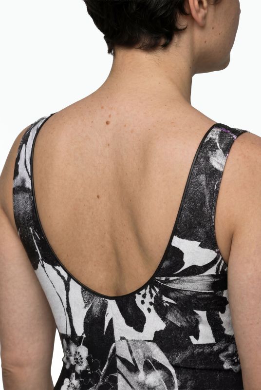 Бански с монохромен принт