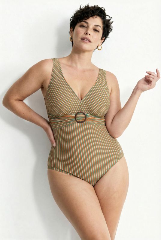 Бански с раиран дизайн