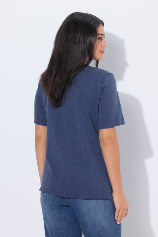 Тениска с надпис и принт на пеперуда