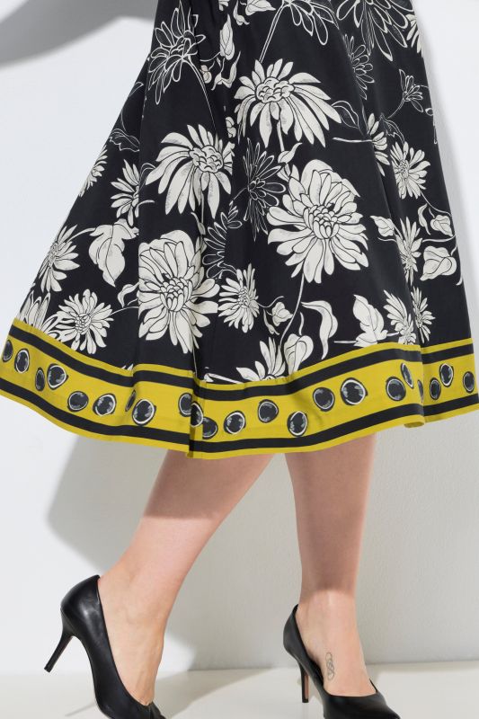 Monochromatic Flower Print Skirt