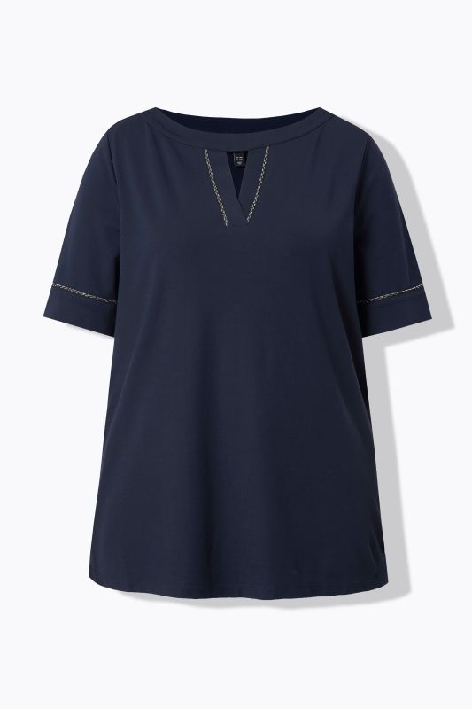 Тениска с мънистени акценти