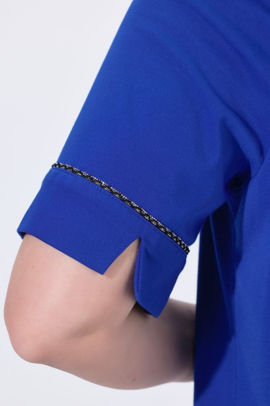 Тениска с мънистени акценти