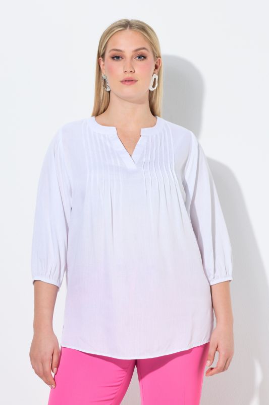 Блуза с плисиран акцент