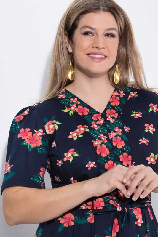 Рокля с принт на хибискус