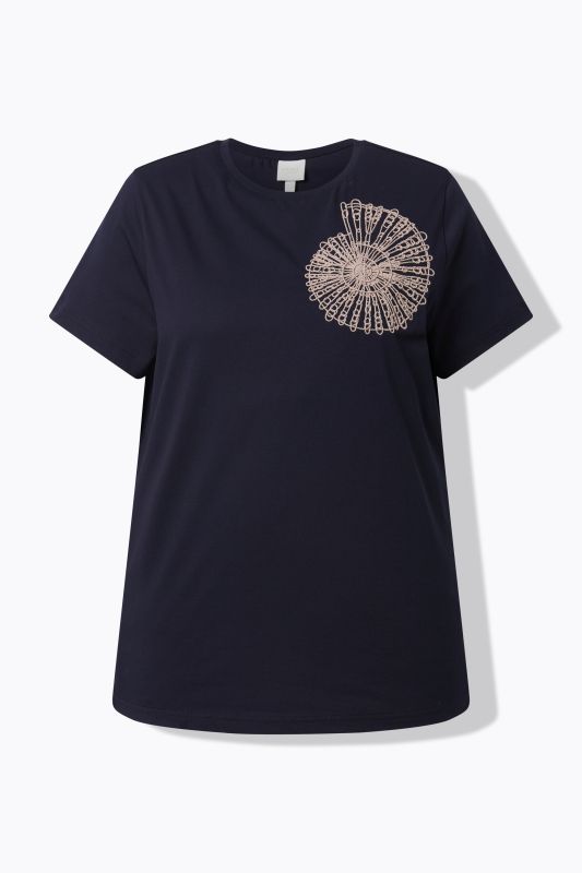 Тениска с бродерия на раковина