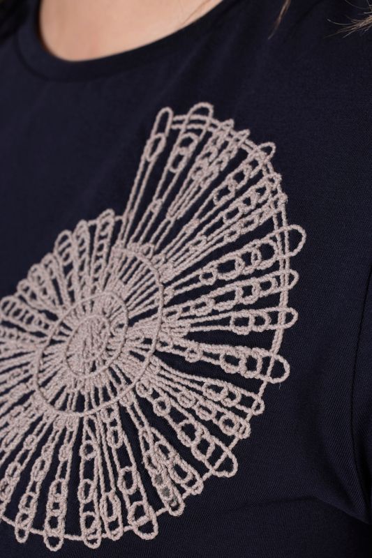 Тениска с бродерия на раковина