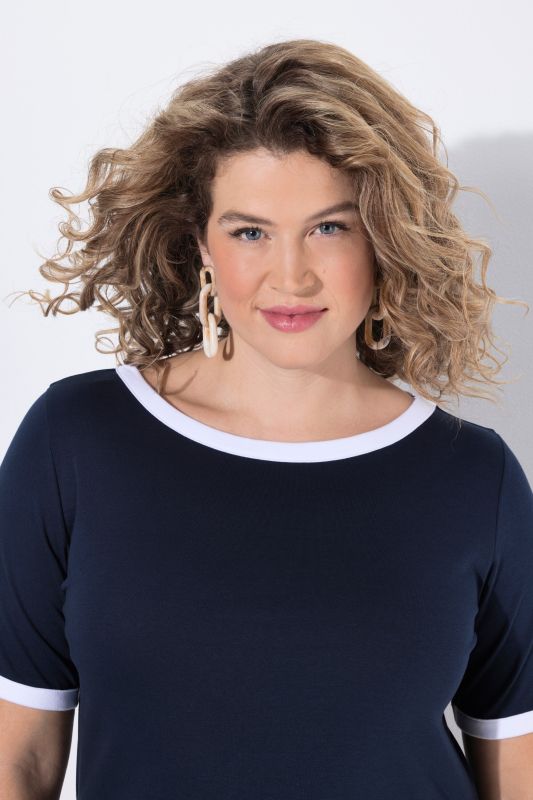 Тениска дълга с раиран акцент