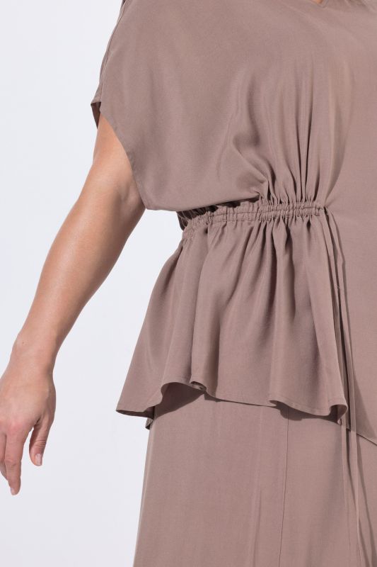 Тениска с асиметричен подгъв