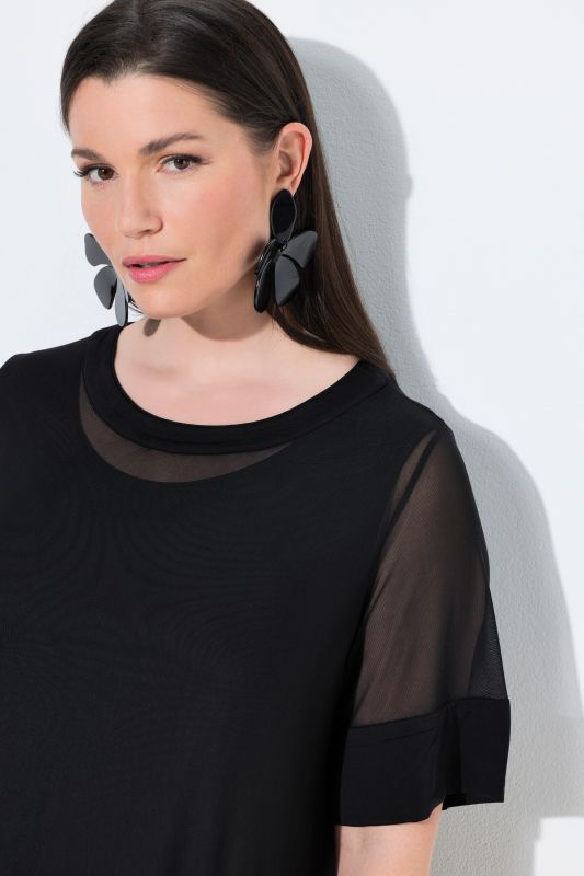 Рокля с прозрачна мрежа