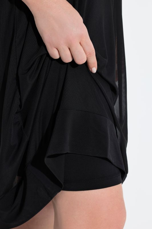 Рокля с прозрачна мрежа