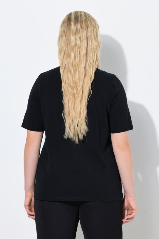 Тениска с изрязани акценти