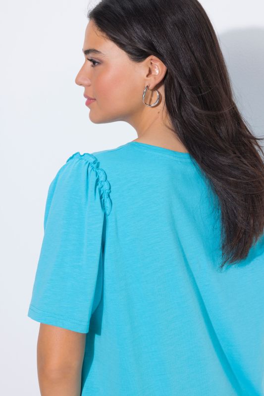 Тениска с акцент на раменете