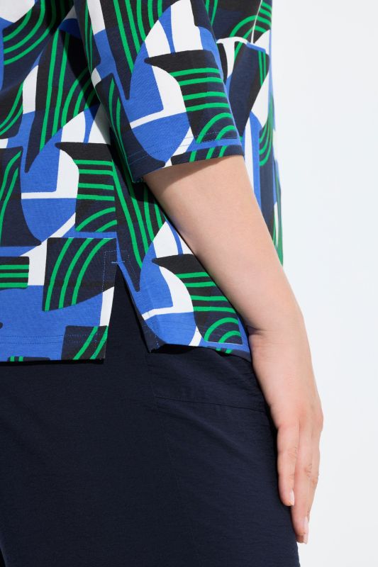 Geometric Print 3/4 Sleeve V-Neck Tee