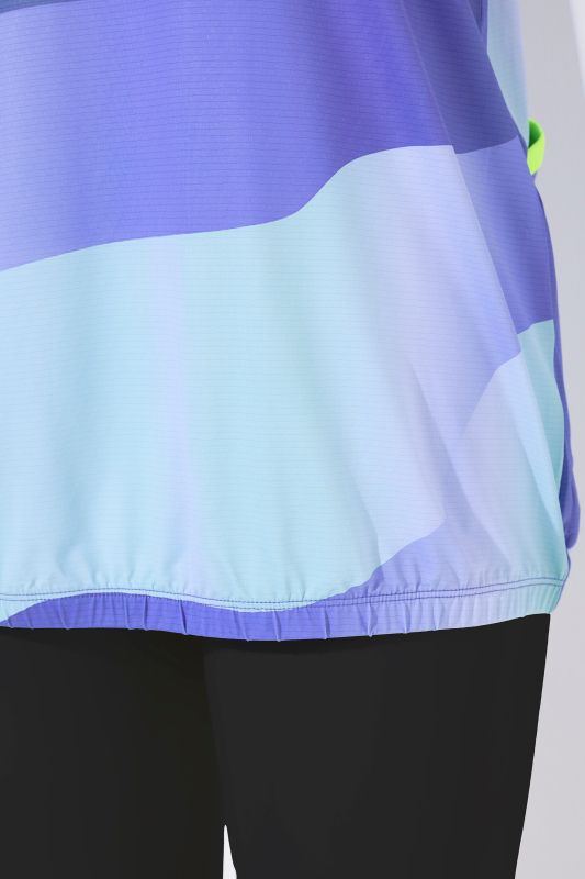 Тениска с принт на вълни