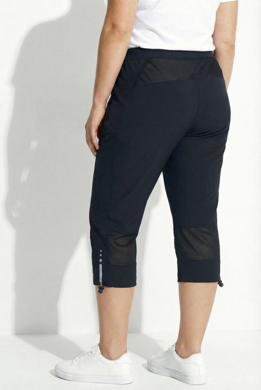 Water Repellent Performance Capris