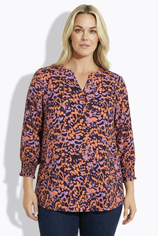 Блуза с принт на пеперуди