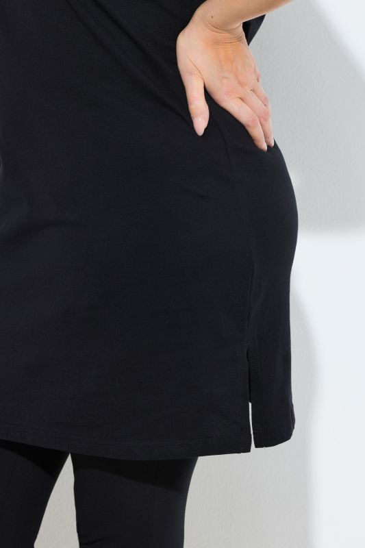 Туника с кръгло деколте с цепка