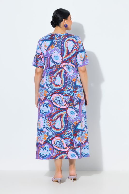 Рокля с електриков пейзли принт