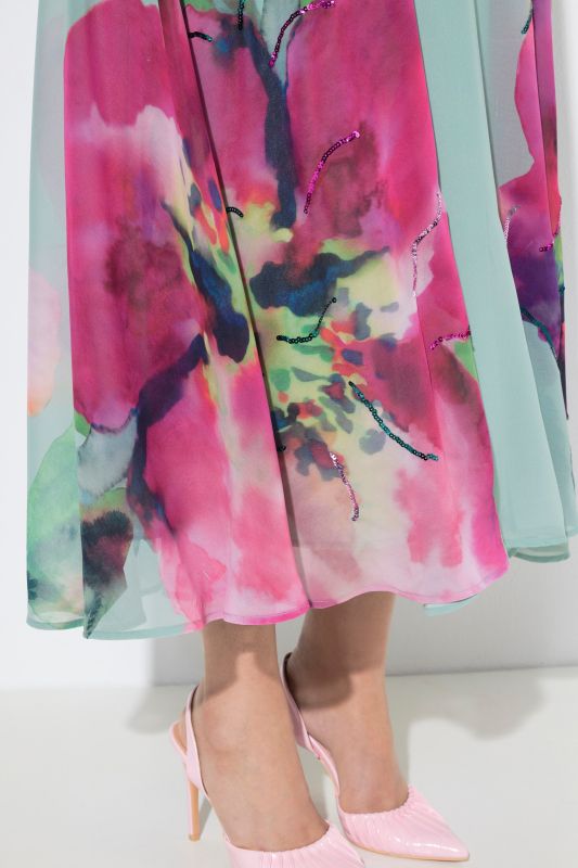 Рокля с принт на цветя