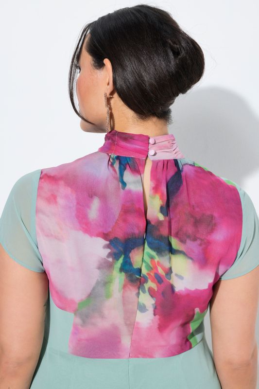 Рокля с принт на цветя