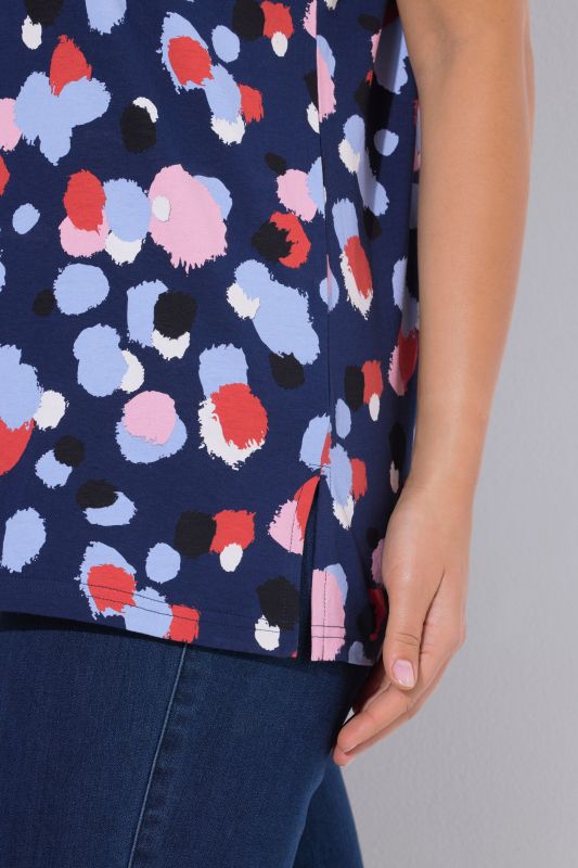 Тениска с цветни точки